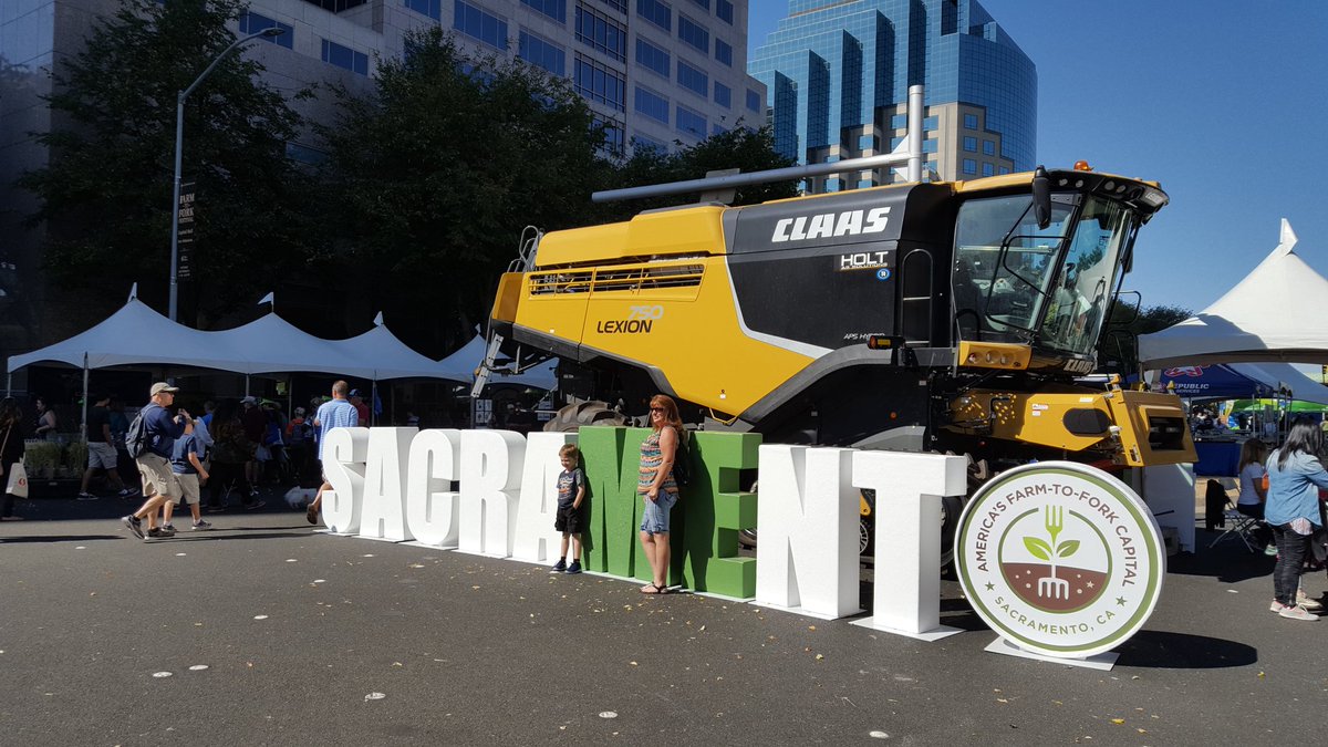 Sacramento365's tweet photo. Strike a pose with the new #sacisme sign! @SacFarm2Fork https://t.co/4jK0kZGNrQ