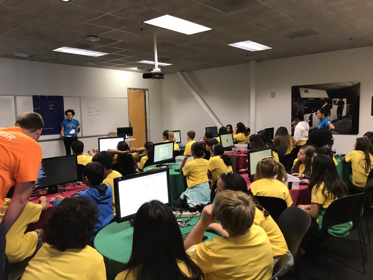 Cate_Robbins's tweet image. A full house @ComputerHistory #Design_Code_Build today with 110 #middleschool #students #collaborating and taking on new #challenges!