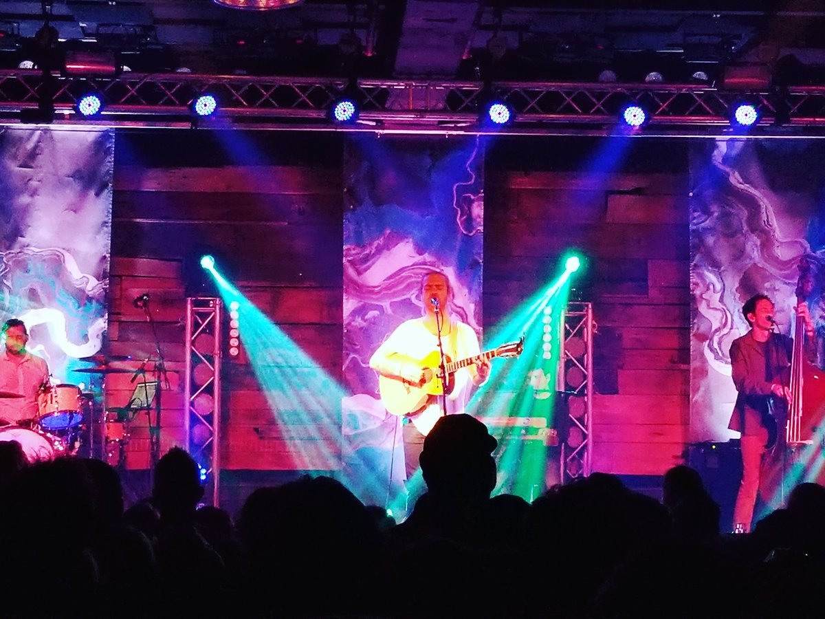 Killer show and night with <a href="/trevorhallmusic/">TREVOR HALL</a> ....Unbelievable #ElwoodRadio #QRock