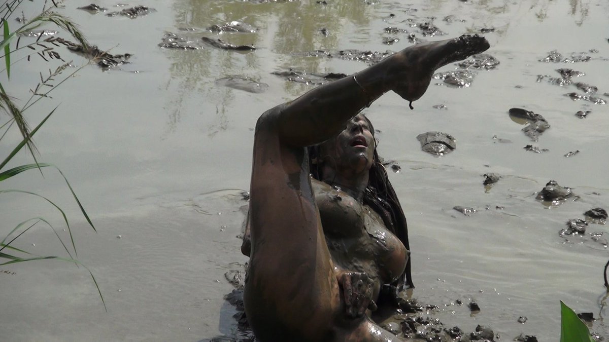 Nude mud orgasm 5