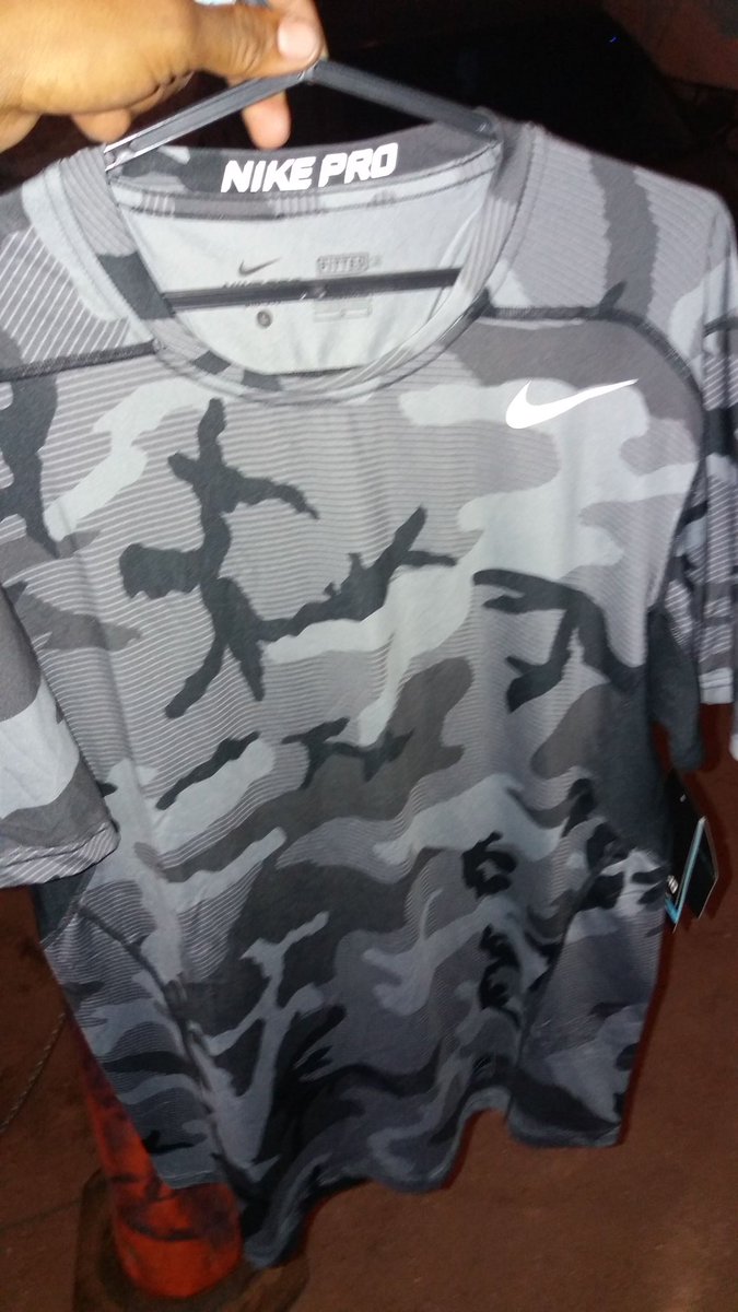 camiseta nike camuflada azul