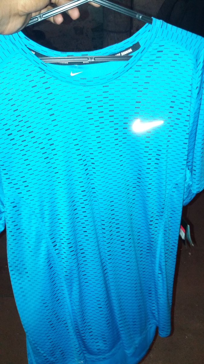 camisa da nike olho de gato