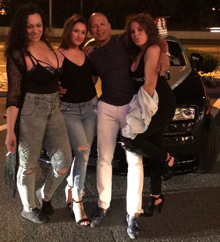 MszBrasil's tweet photo. Happpyyyy bdayyyy Ray ... we love youuuuu dad !!!!   @x2minnie @CuddySt3ph https://t.co/9Q6MgHVF0d