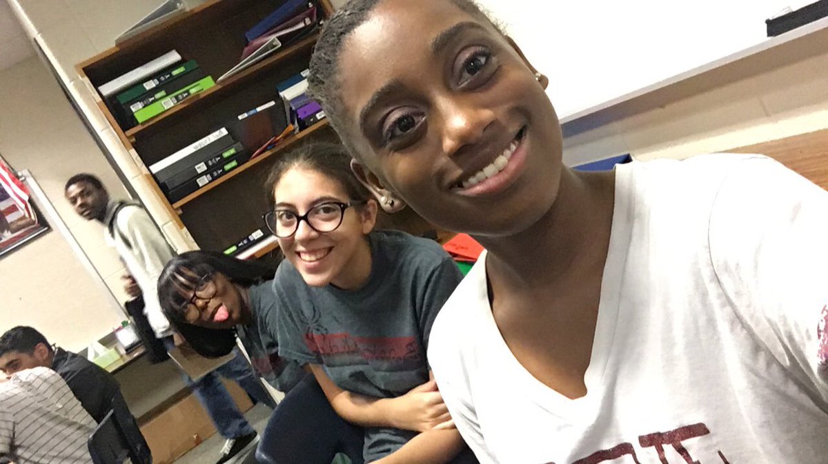 ExoticMermaid20's tweet photo. Tho we lost its always a fun night for us 👌🏾😂 https://t.co/Kd4bq9GWSI