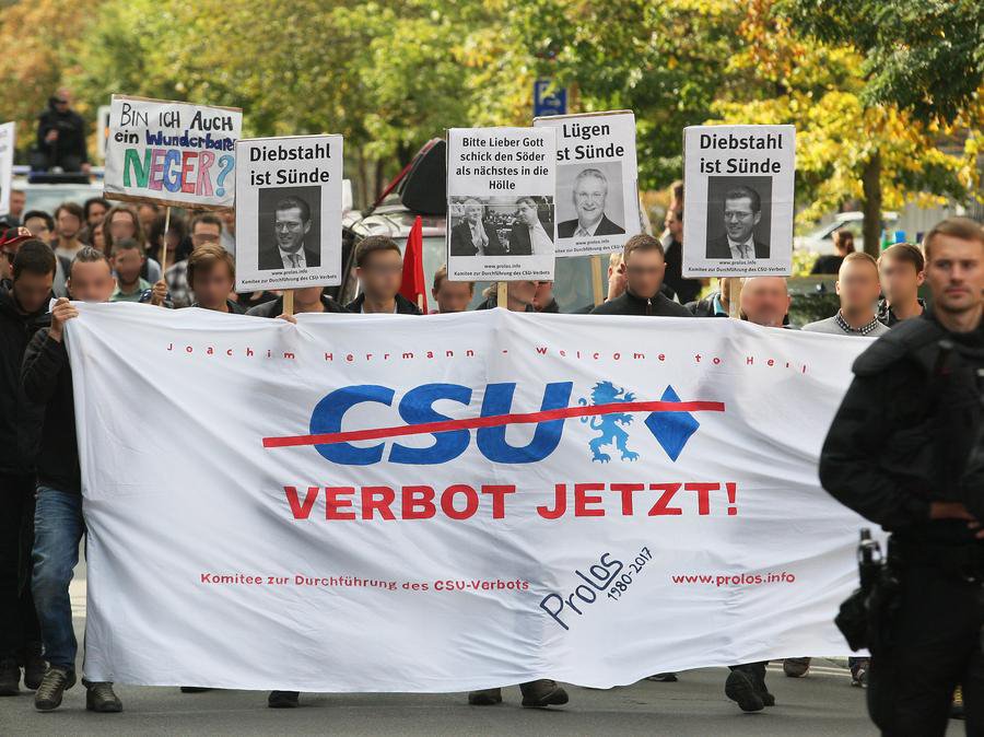 Prolos_Nbg's tweet photo. Netter Artikel mit Bildstrecke zu unserer Aktion "Joachim Herrmann - Welcome To Hell!" heute. Bericht folgt. https://t.co/pMw7Hb6b13 https://t.co/gDS1GlTaVg