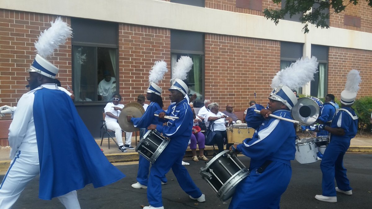 vincentdfort's tweet photo. What a beautiful day for a walk thru 1 of ATL's most unique neighborhoods. We had a blast at the East Atlanta Strut. #FortforAtlanta https://t.co/zhNgCw6cfo