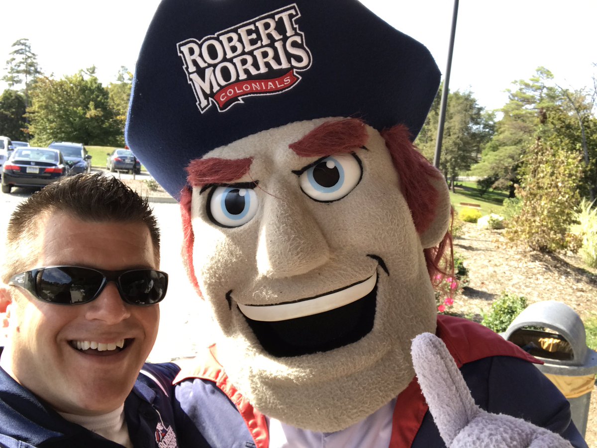 DrMillerASD's tweet photo. Perfect day for @RMU_SESS IML Picnic! #Cohort9 @RMU https://t.co/ALvTtnkh9H