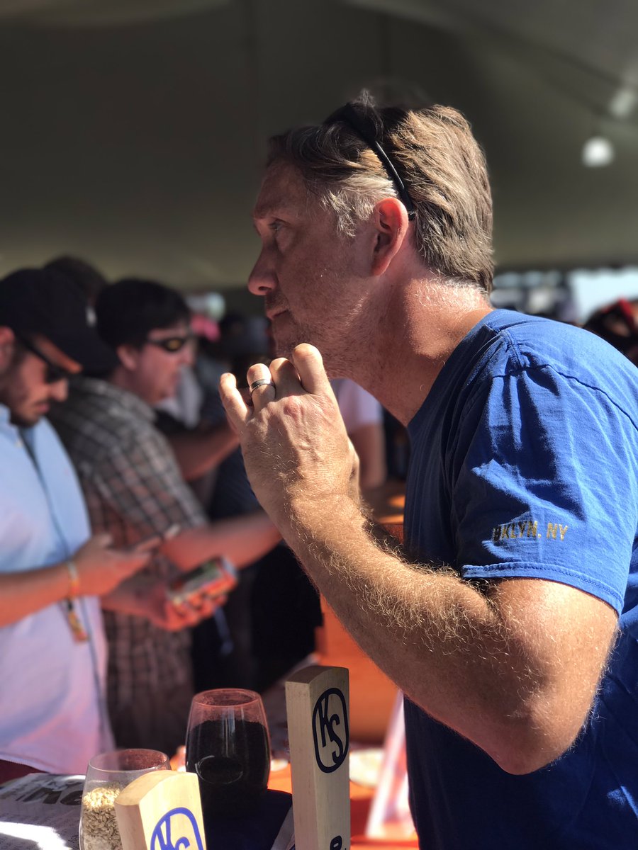 KelsoBeer's tweet photo. Kelly really gets into describing our beers. @htbev #hiibf #craftbeer https://t.co/DPLMcEAZdp