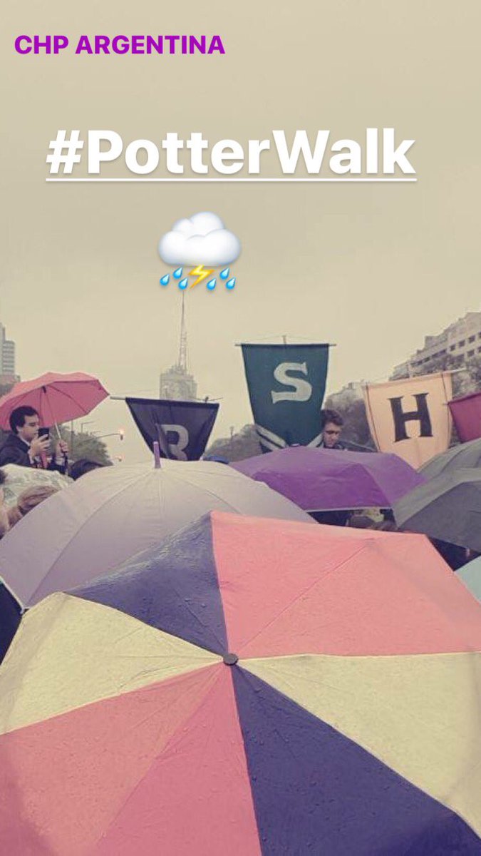 ChpArgentina's tweet photo. @jk_rowling Even under the rain, we marched in the #PotterWalk last September 3rd ✨ https://t.co/7956P6vygi