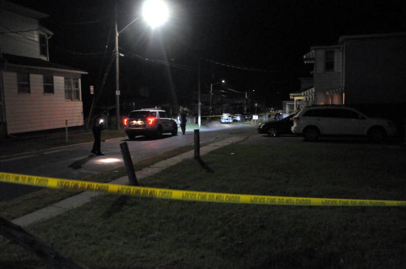 #BREAKING: Stabbing in Le Village; suspect arrested bit.ly/2fIRbcM #CornwallON #stabbing #crime https://t.co/F3Mo3dKV8L