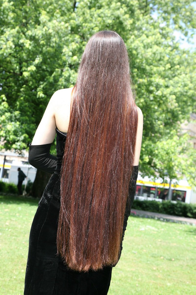 DaxFetish's tweet photo. Beautiful...I wanna cum on her silky brunette...Her hair smell is definitely sweet ! Sniff Sniff... Oh... https://t.co/3DKDDp4U9t