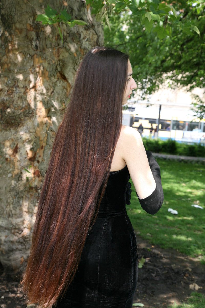 DaxFetish's tweet photo. Beautiful...I wanna cum on her silky brunette...Her hair smell is definitely sweet ! Sniff Sniff... Oh... https://t.co/3DKDDp4U9t