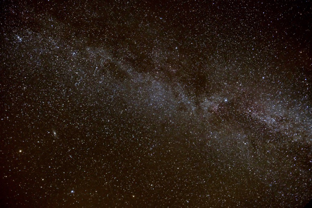 adrianweckler's tweet photo. This is the sky above me right now. Literally taken a minute ago. #Wesht https://t.co/WsnKb4LuZ3