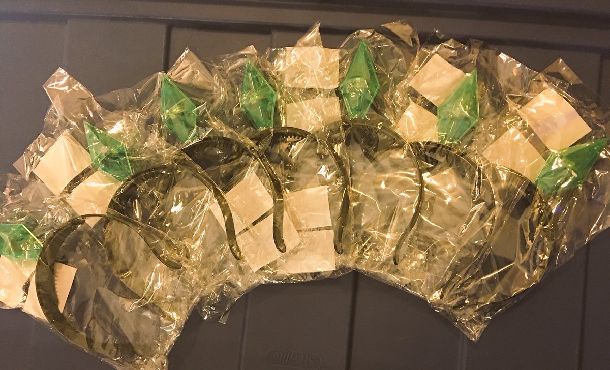 SimsVIP's tweet image. I should probably give some of these away at some point 😅