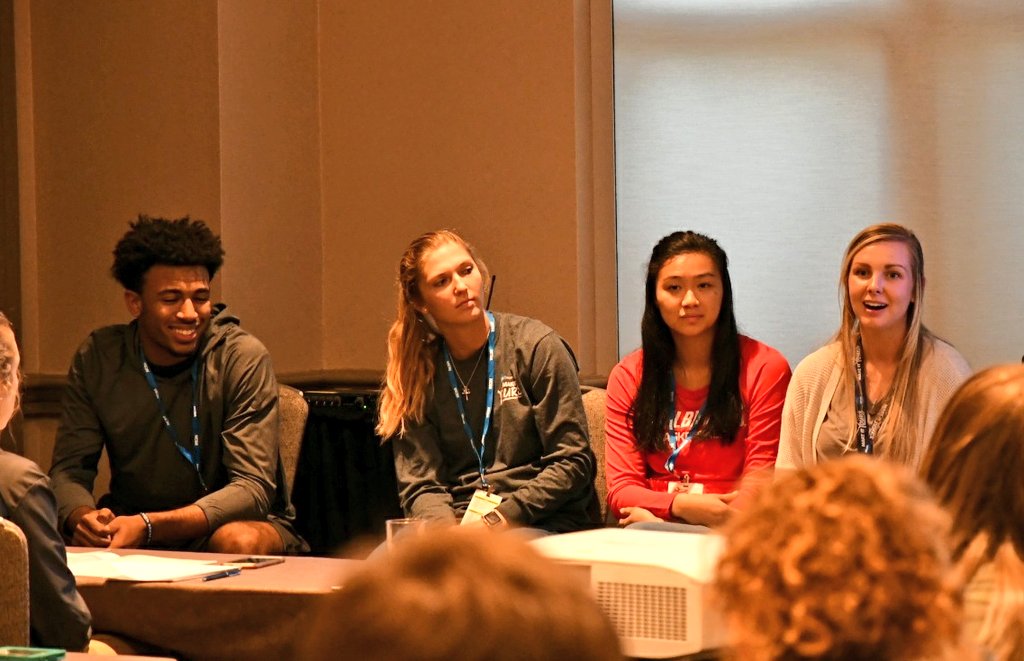 _RyanDJones_'s tweet photo. Four #NCAAD2 National SAAC reps present at #DIIAPPLE2017. Great job, Malek, Taryn, Gabby and Ashley! #MakeItYours #ResponsibleSAAC https://t.co/WB2ldOnHzV