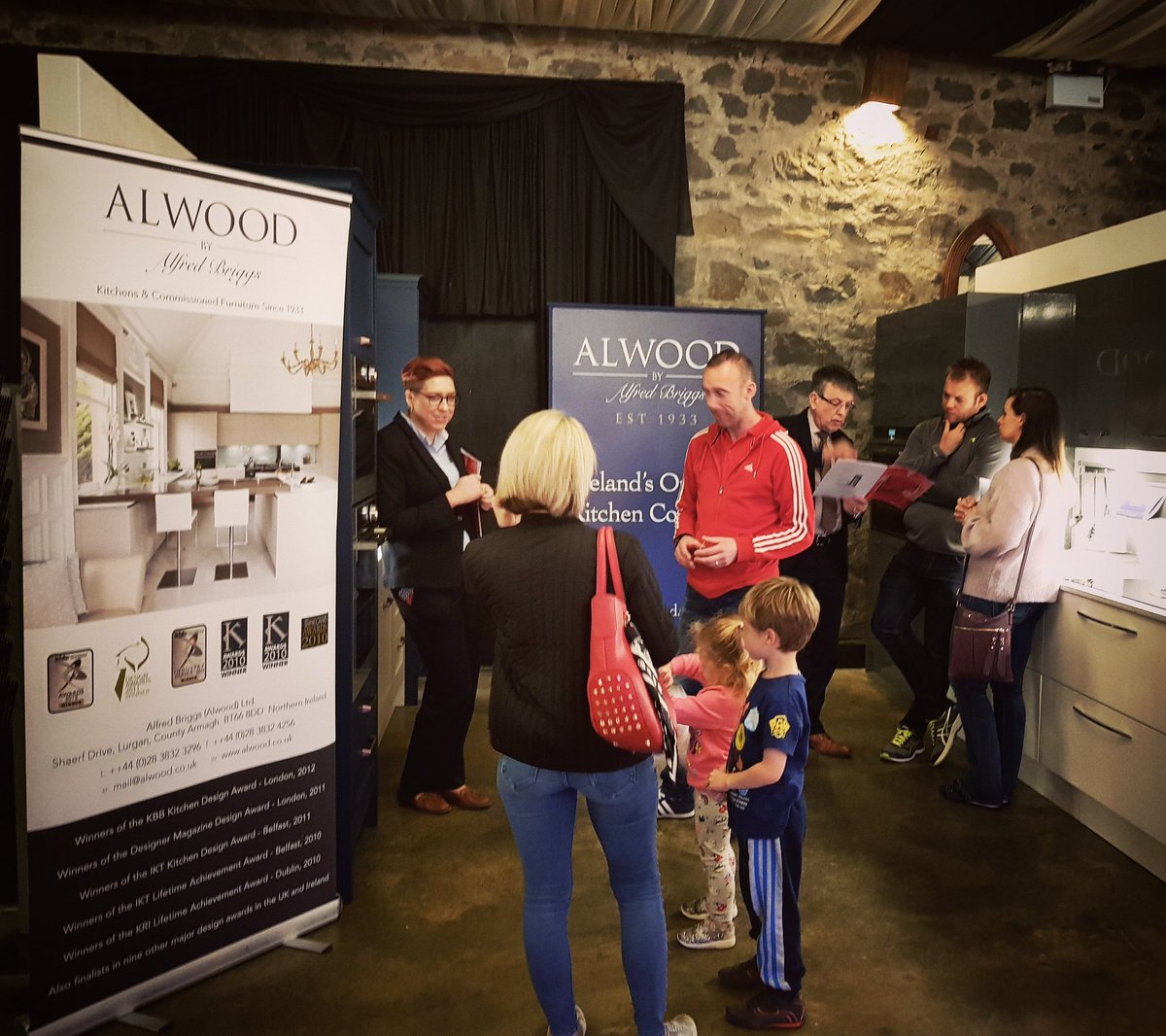Call in between 10am and 6pm tomorrow to see what all the fuss is about 😉

#freeadvice #freeinspiration #luxuryhomeshow