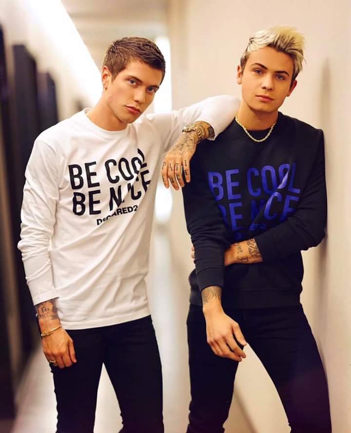 Tinmichica's tweet photo. 00:00 sperare di avere presto il 3 disco @BenjieFede vi amo troppo forte #3disco #BEFVOGLIAMOIL3DISCO PRESTO https://t.co/8WW7QFurTE