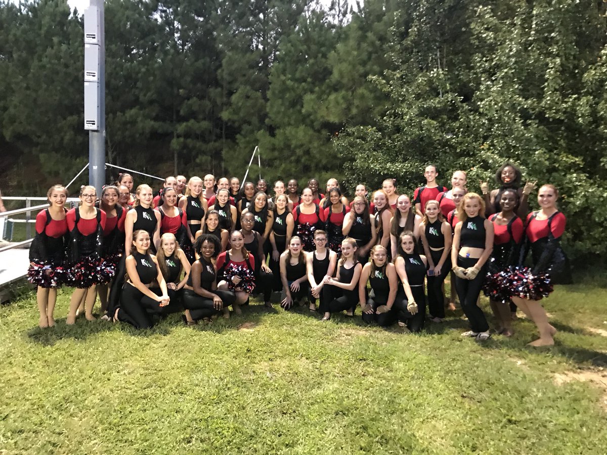 KMcolorguard's tweet photo. Beautiful group shot of the Kennesaw Mountain and Forsyth Central color guards together! Great game!! Mustangs win! 💚🐎 https://t.co/tePZIBm0ua