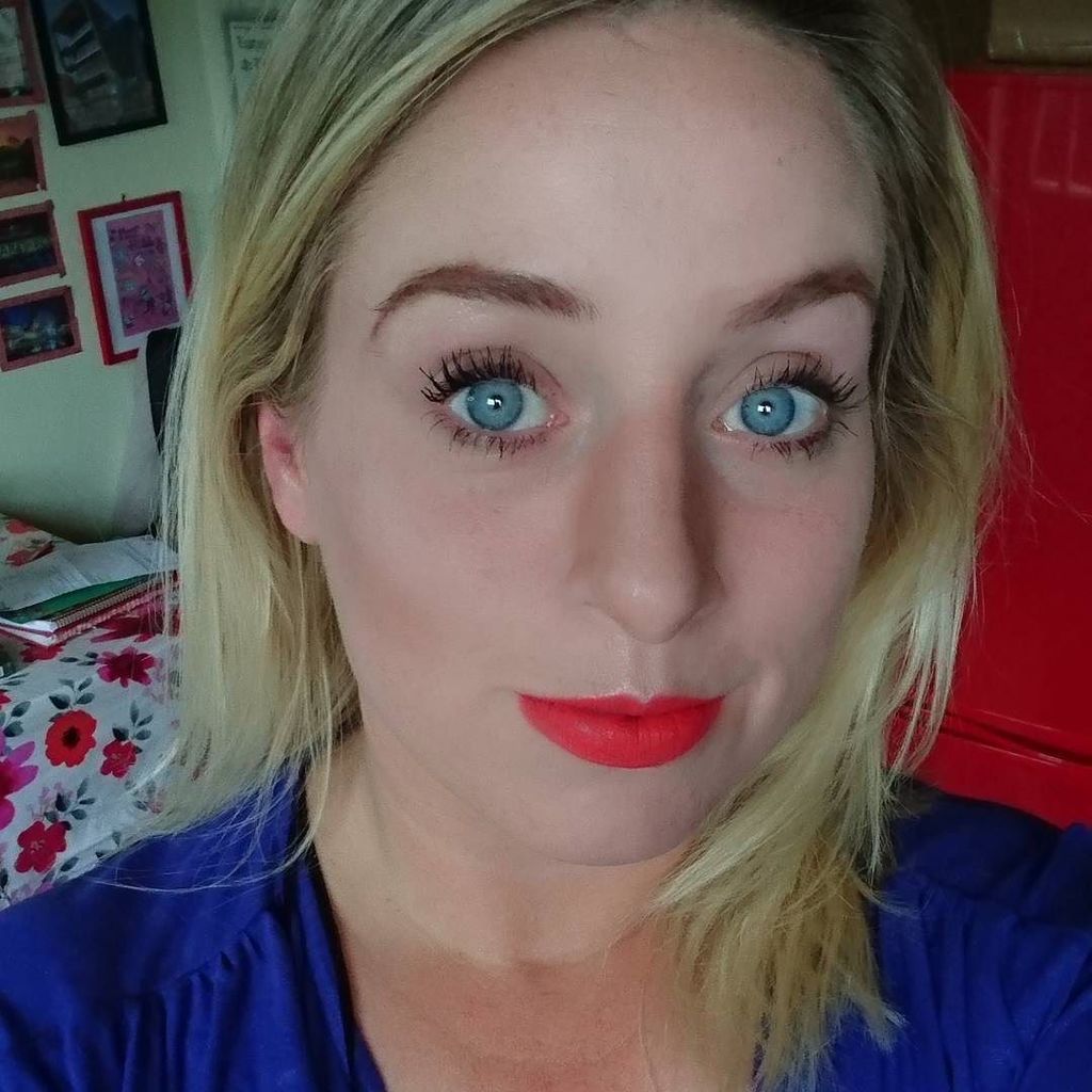 jaynem27t's tweet photo. #nofilter just good makeup and good light ,💪👸💪 #redlips #youniquepresenter video on my Facebook with #beforeandaft… https://t.co/ph7YgRJlHn https://t.co/DiuBNvGcw3