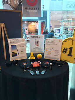 lchapa001's tweet photo. Going #FullForce at the Mall Today
#SPRINTCELEBRATESAPPLE
#1SprintFTW
#SprintisGreatforNote8
@htownbombs @erinkorski https://t.co/Tz8wcfyYeD