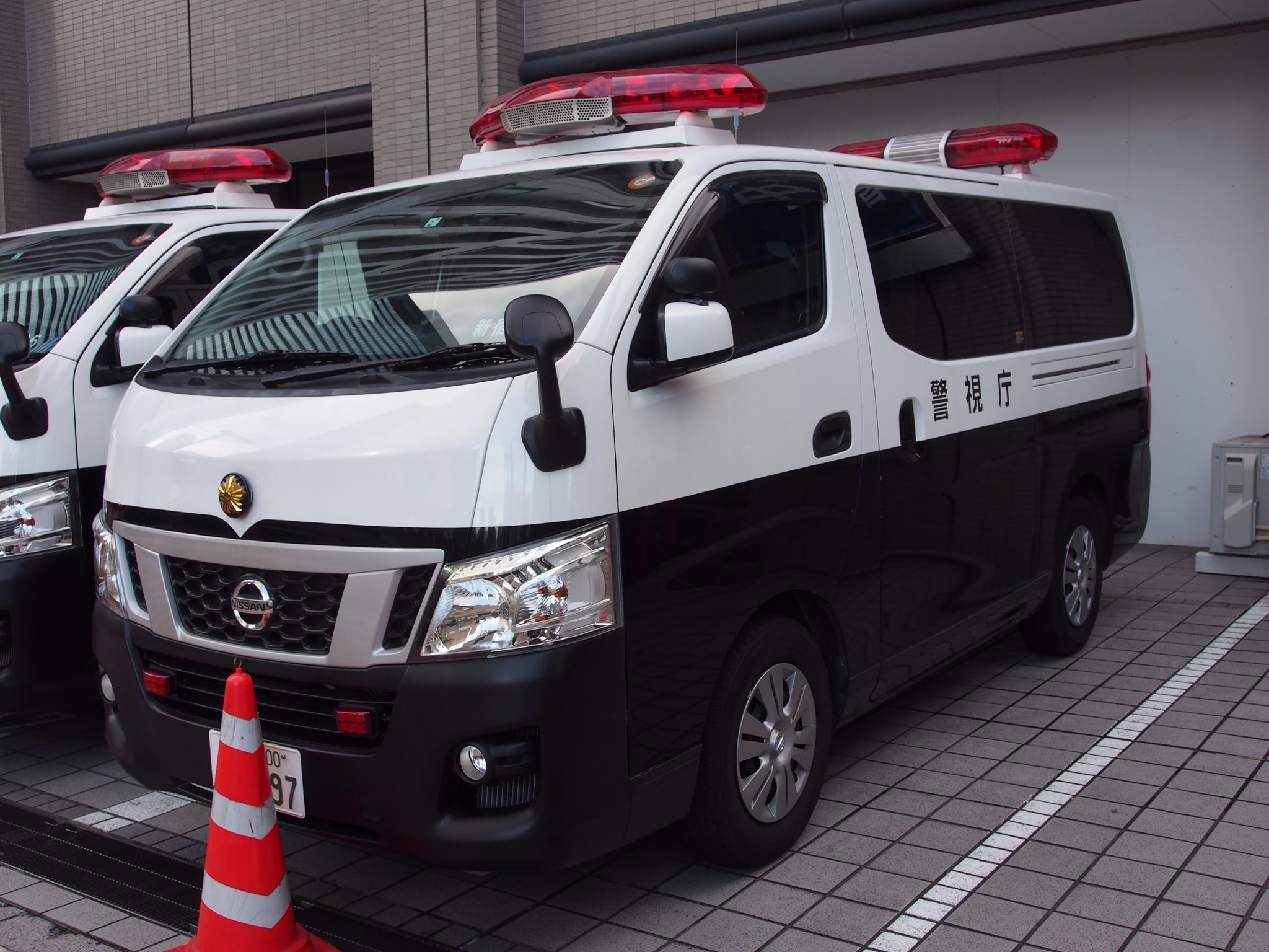 Dog On Twitter 警視庁 新宿警察署 新宿65 日産 Nv350キャラバン E26 やはり都費車両は面白い 犯罪抑止対策活動車といえばエスティマのイメージが大きいが 最近ではバンタイプもいるわけで Nv350キャラバンだと事故処理車にも見える Https T Co Tphqqv8wla