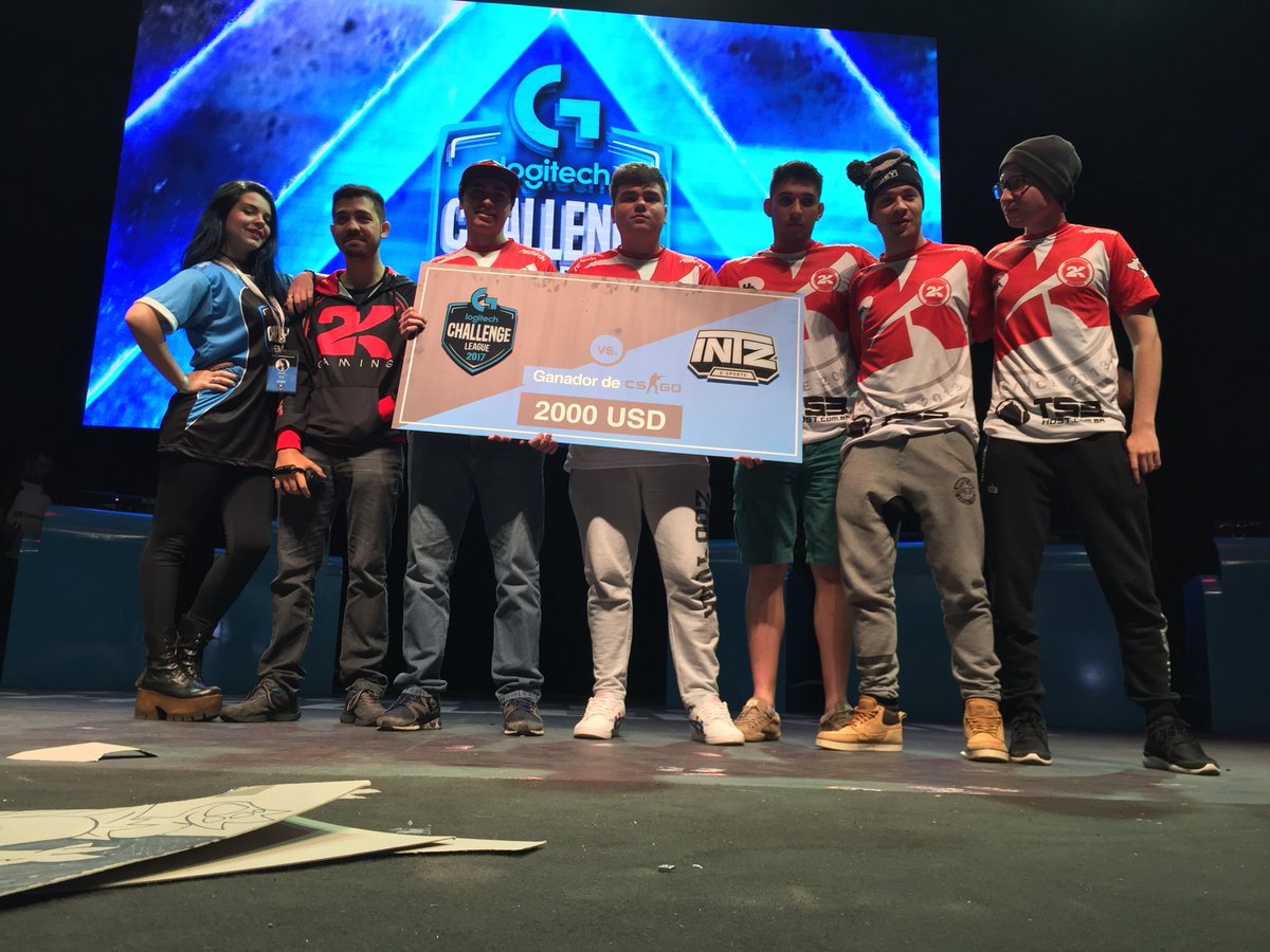 LogitechGC's tweet photo. Felicitaciones a los ganadores de la Final de CsGo De #LGC2k17 @2killGaming junto a. @LadyAly22 https://t.co/Kqf3QIF3ag