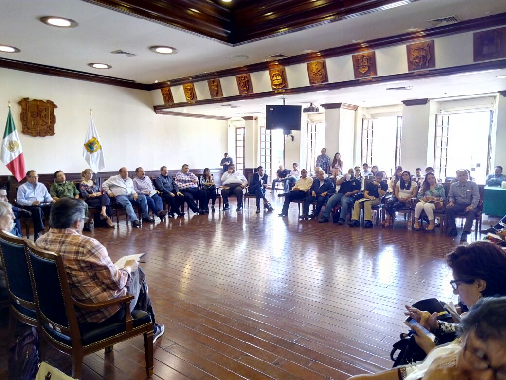 FGECoahuila's tweet photo. Reunión plenaria presidida por el Gobernador @rubenmoreiravdz #FUUNDEC y grupos autónomos Rep. de familias de personas desaparecidas https://t.co/n0GGHCuTNa