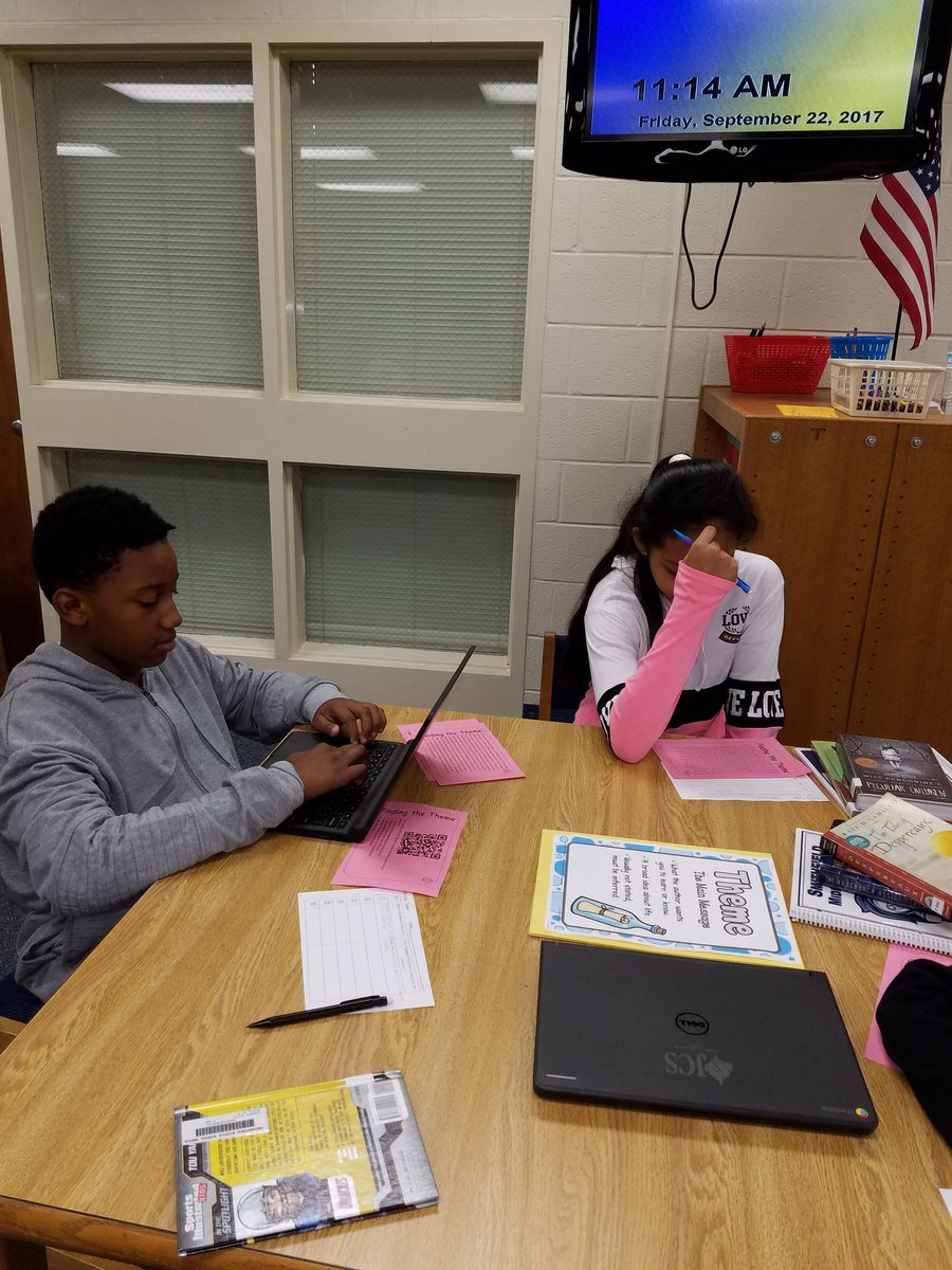 SmMSbethprice's tweet photo. Practicing theme with QR codes in the media center @SmMSKnights. #knightpride https://t.co/9FEX6wkYFH