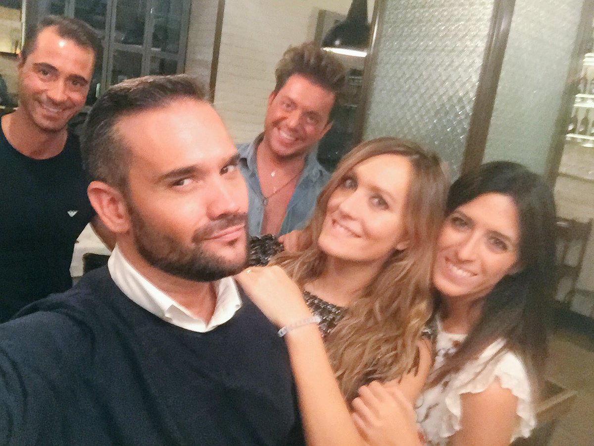 DavidLdelMoral's tweet photo. Noches de bohemia y de ilusión... ✨🎼✨@MariaMartBlaz @AinhoaAmestoy @PabloArgelles https://t.co/lNaKCKhycK