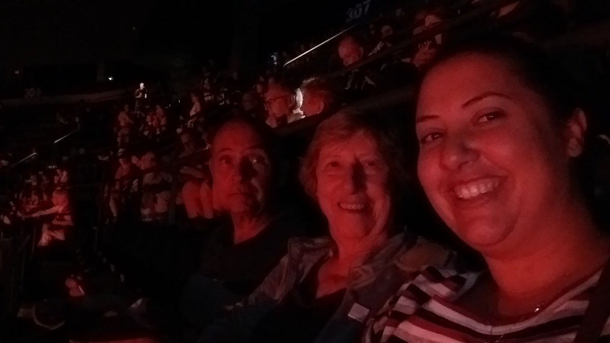 Boagee's tweet photo. At the Invictus Games waiting for Prince Harry!!!! #InvictusGames2017 https://t.co/pfOLIM5sYT