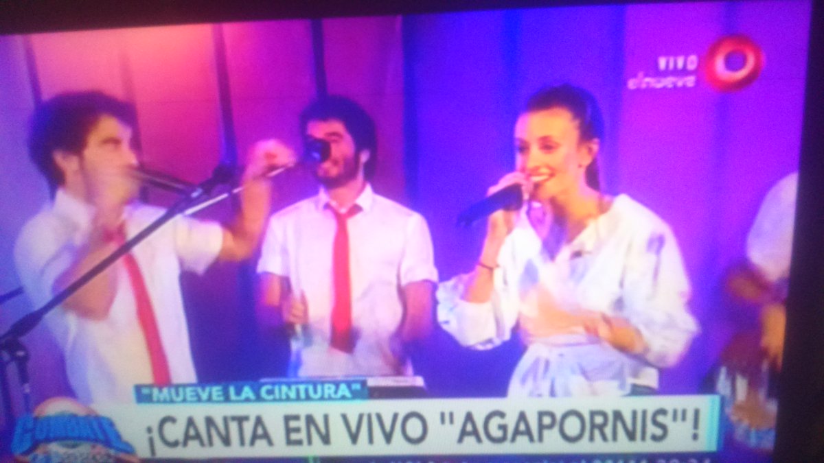 Fansflorvigna1's tweet photo. Viendo @combatearg escuchando la mejor música #Agapornis desde Santiago del estero #PrimaveraCombate https://t.co/qmj44buioD