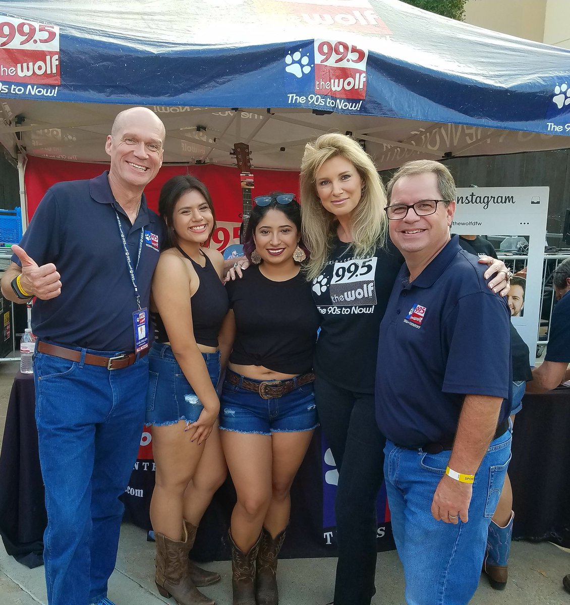 995thewolfdfw's tweet photo. Who's going backstage to meet @LukeBryanOnline ? This #WolfVIP listener & her nud Abigale! https://t.co/otVmCnlULf