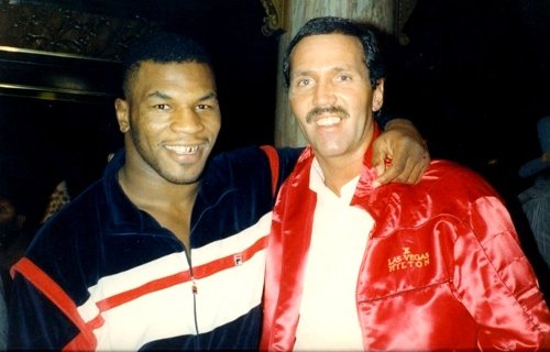 HadleysBoxing's tweet image. Coach Joey Hadley with fellow boxer and friend @MikeTyson who studied the Peek A Boo style under Cus D'Amato as well! Now it's your turn!