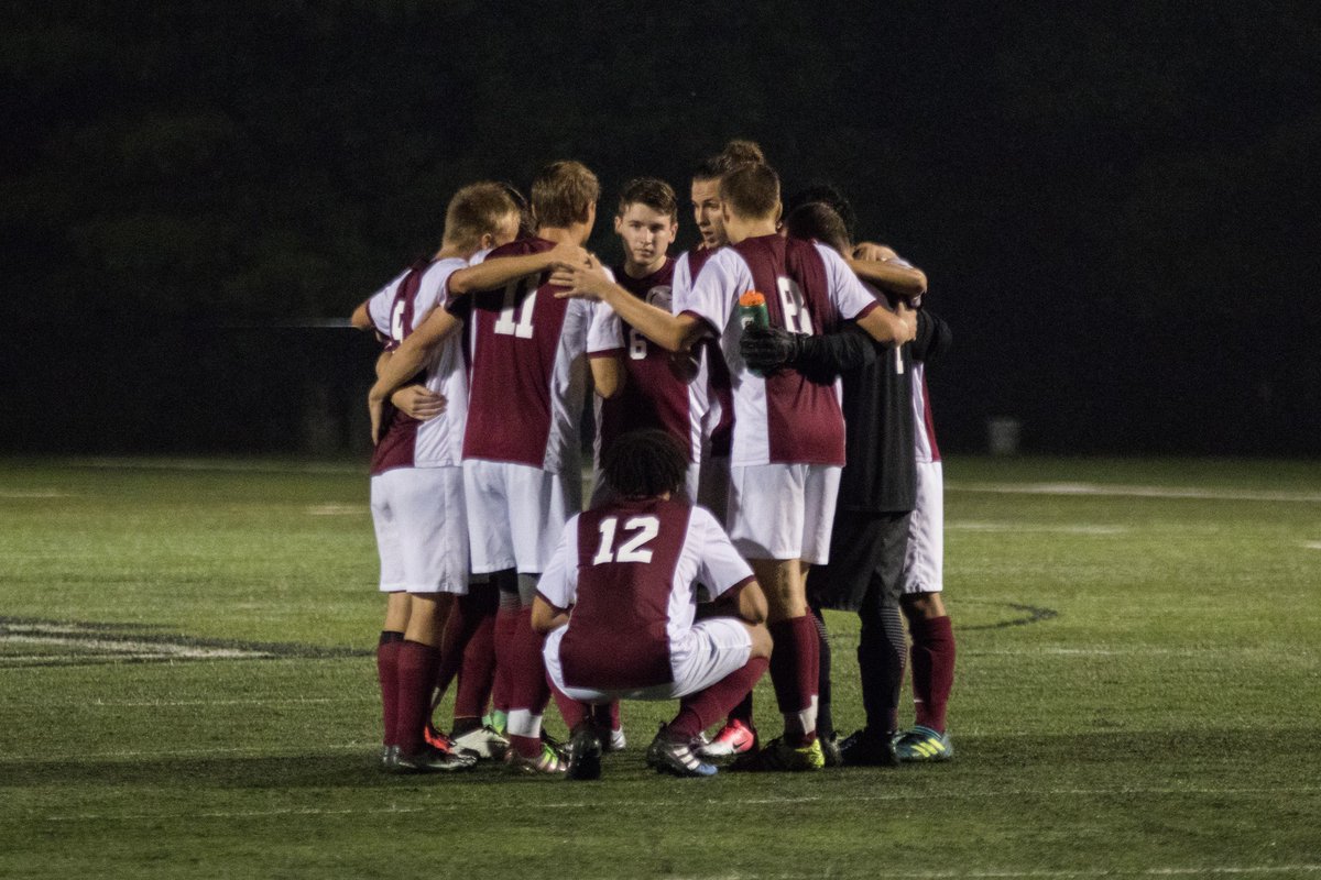svuathletics's tweet photo. Next up: Men's Soccer hosts @suseagulls in @cacsports action. Kickoff at 8p.
Watch live: https://t.co/FPex707nPc
#svumsoc #svuknights https://t.co/kpQVaYKUNW