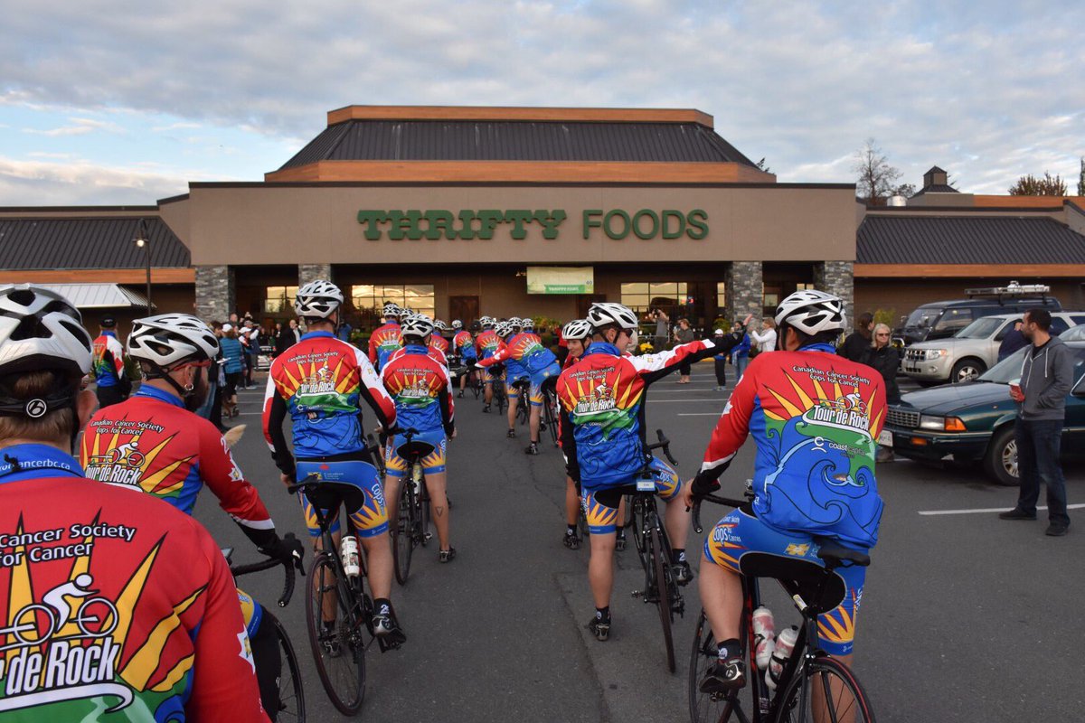 Thanks you to all those who came out this morning to send us off #yyj <a href="/ThriftyFoods/">Thrifty Foods</a> and <a href="/Coast_Capital/">Coast Capital</a>