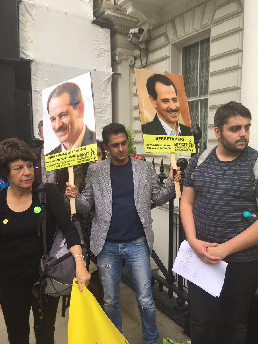 ErfanKeyhani's tweet photo. تجمع جمعی از فعالان حقوق بشر و #امنستی اینترنشنال در اعتراض به حکم اعدام استاد محمد علی #طاهری در مقابل سفارت ایران در لندن  #FreeTaheri https://t.co/m5wbWYTeIH