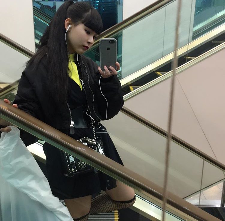 krtun97's tweet photo. すみません 

ミチちゃん控えめに言ってどちゃくそ可愛くないですか？？ https://t.co/CopQAkfrpR