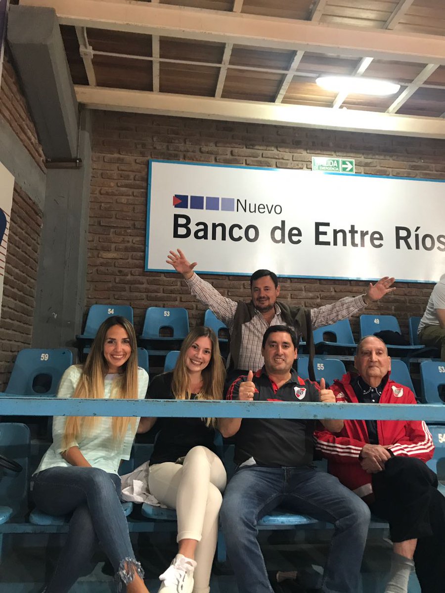 DrCarlosTrillo's tweet photo. Junto a mi familia disfrutando de mi hermosa Paraná y las glorias riverplatenses en la fiesta de la Filial. 

#VamoslosMillo https://t.co/rp1B0ZUmXR