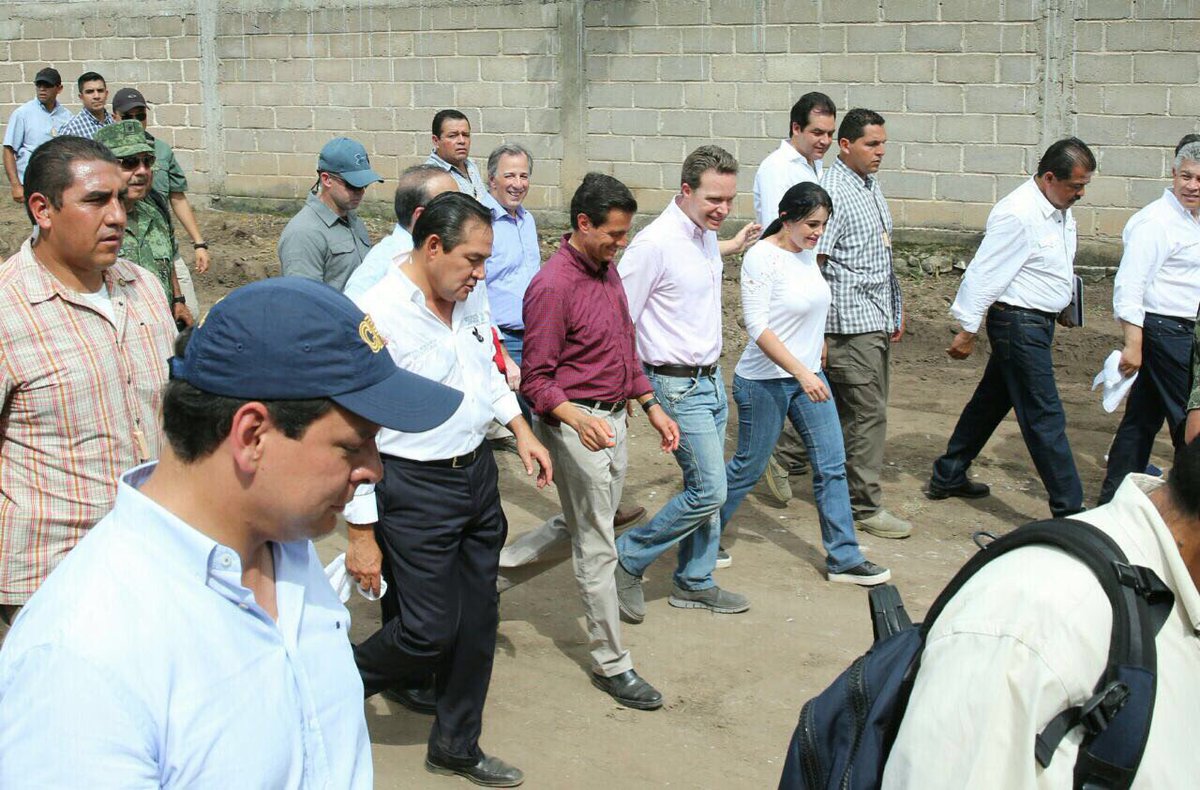 paula_hdz tweet picture