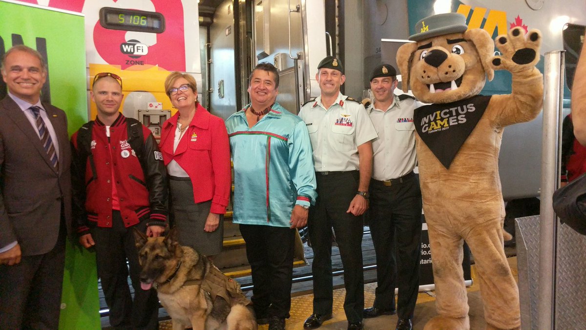 iSimplySandeep's tweet photo. Invictus Games Mascot spreading happiness. Proud to witness this. @JustinTrudeau  Thank you very much for being here. #IAM #InvictusGames https://t.co/Gu6rBLUY7i