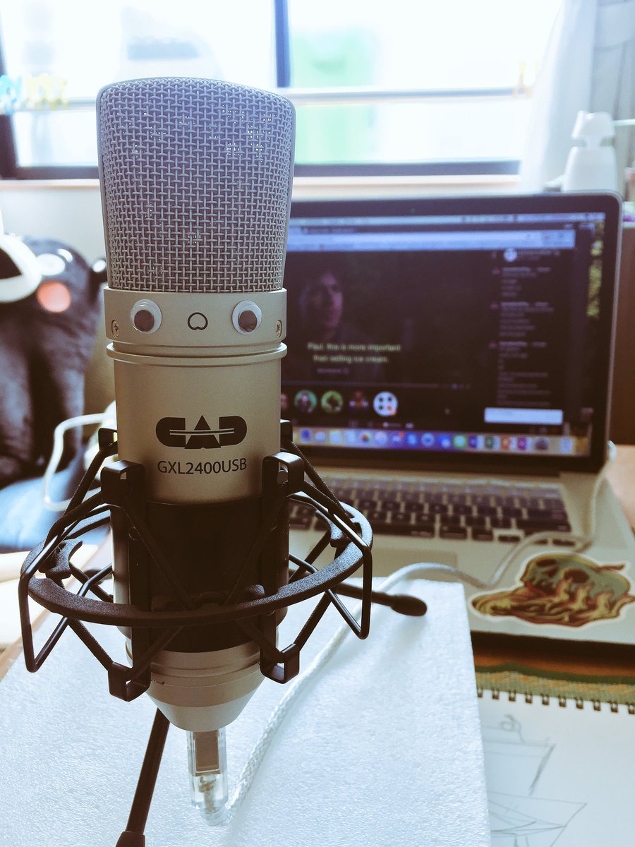 justJComp's tweet image. Say hello to the newest member of #BufferBuddies : #MagicMic ❤️ Thank you @UpDownLeftDie for the coolest gift ever!