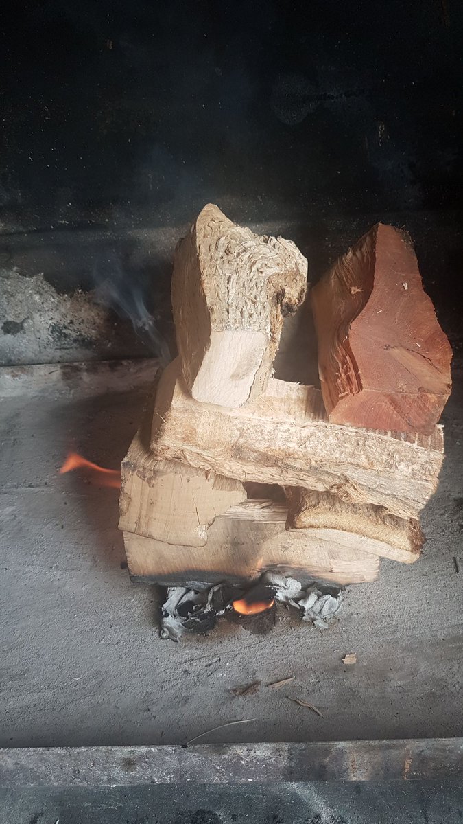 struwig_chris's tweet photo. Braai is aan https://t.co/oZFHYszlg6