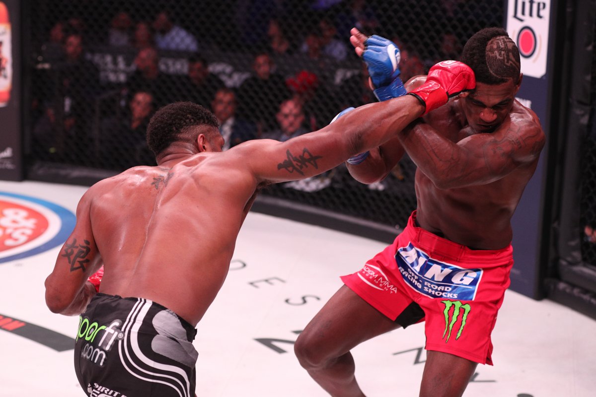 ゴング格闘技 على تويتر Bellator 1 ウェルター級 5分3r ポール デイリー 米国 2r 2分40秒 Ko ロレンツ ラーキン 米国 左フック C Bellator