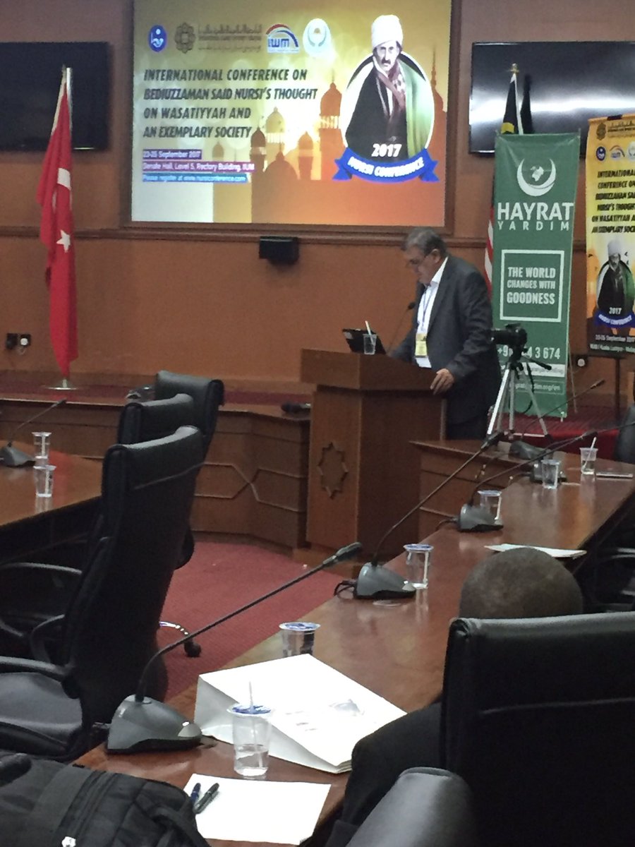 Mkursatkaraca's tweet photo. .@hayratvakfi Malezya Uluslararası İslam Üniversitesi @OfficialIIUM işbirliğinde gerçekleşen konferansta 2. gün... 

#NursiConference2017 https://t.co/FXoi9wXnao