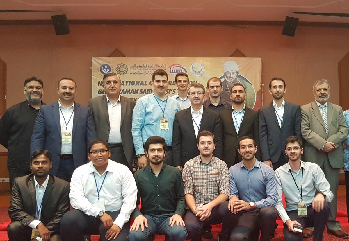 Mkursatkaraca's tweet photo. .@hayratvakfi Malezya Uluslararası İslam Üniversitesi @OfficialIIUM işbirliğinde gerçekleşen konferansta 2. gün... 

#NursiConference2017 https://t.co/FXoi9wXnao