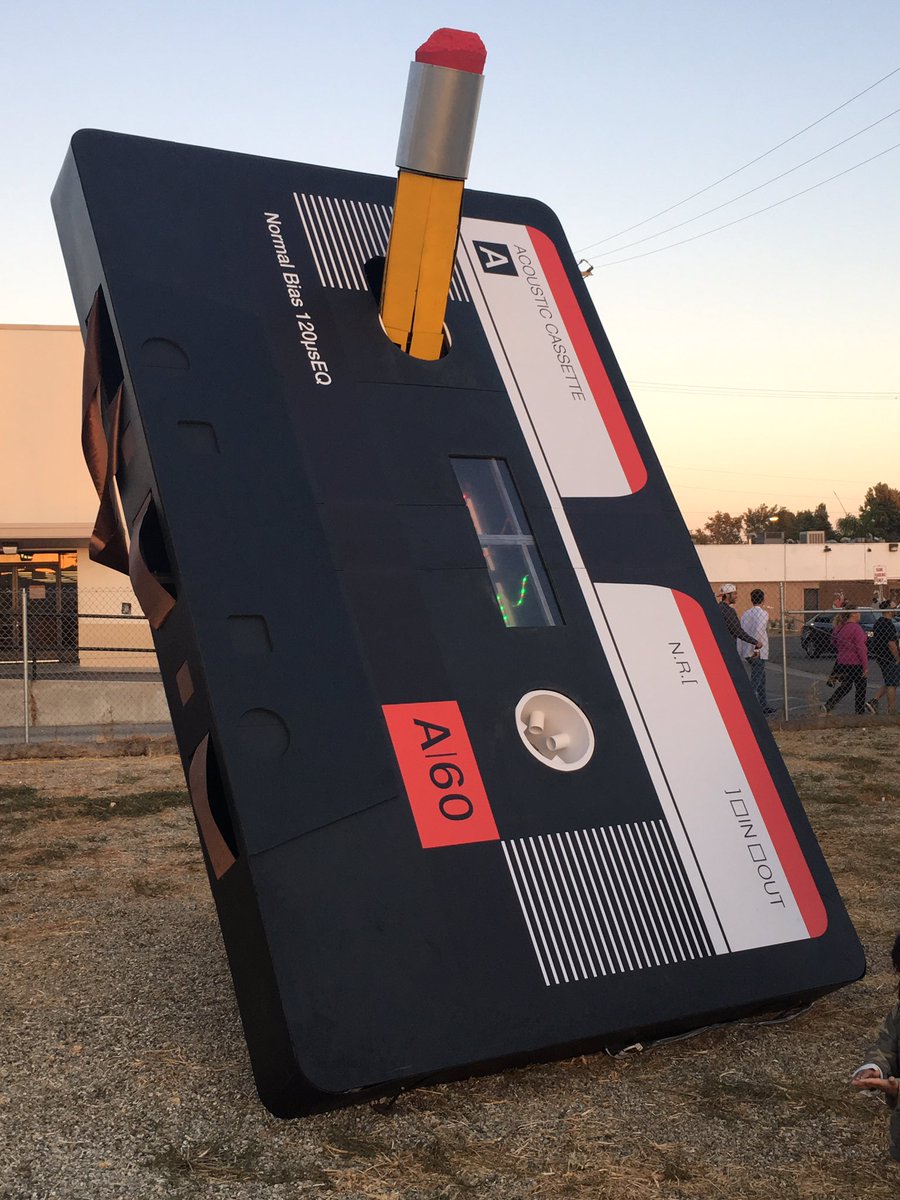 larynx_lynx's tweet image. This speaks to me on so many levels. #TapeHack #MixTape #ChildOfThe80s #ResedaRisingArtWalk