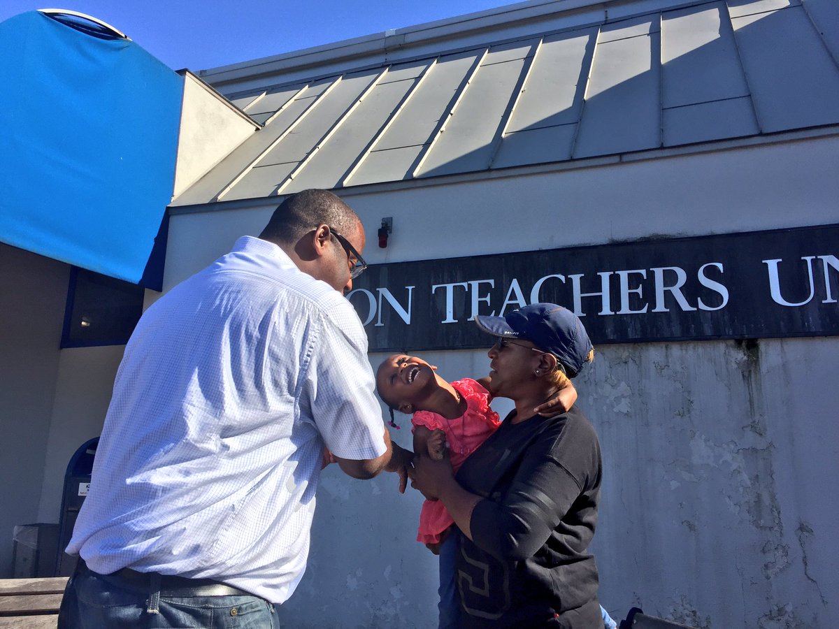 titojackson's tweet photo. Thanks to the amazing teachers, paras, staff of @BTU66 for organizing their awesome Back to School book giveaway! #WeAreBoston https://t.co/BthBRM3dp2