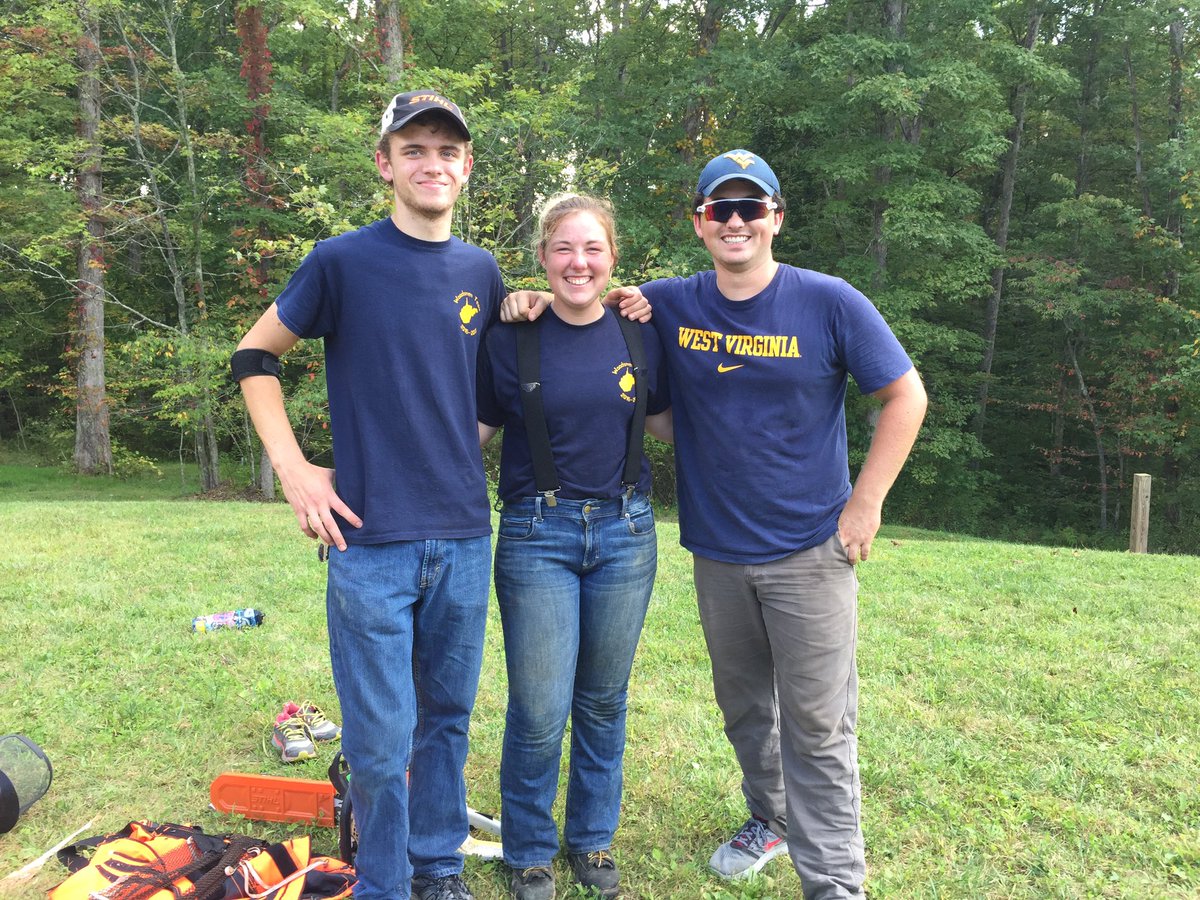 Michiko13's tweet image. Awesome demonstration by @WestVirginiaU's Woodsmen Club at #NASF2017 this week! #forestry #ForestProud