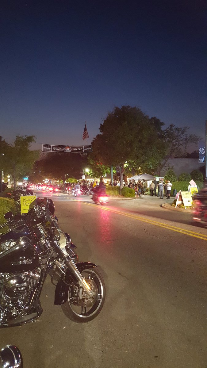 KinChristy's tweet photo. This is what the S'dale UPS had to deal with this week with BB BBQ week. Thanks to all your hard working safe and keeping the bikers safe. https://t.co/3o3QZxGXnF