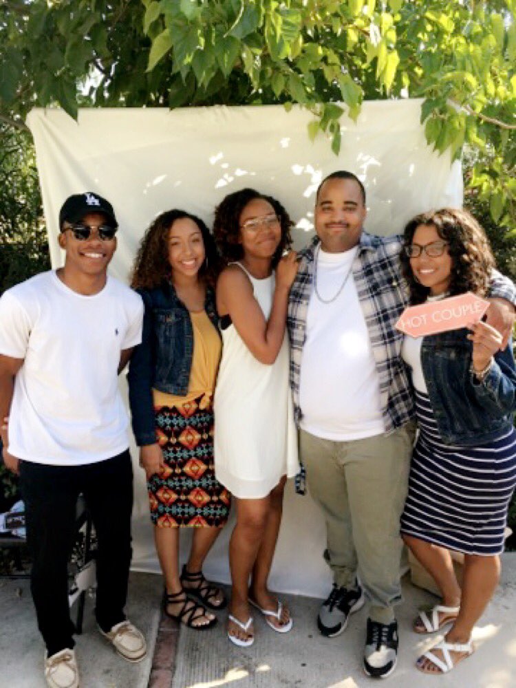 _TheCoolMuva's tweet photo. Bridal Shower . #CookingUpAWedding π https://t.co/lTpBxXzZHM